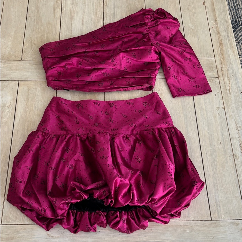 MAJORELLE Fuchsia Black Floral Balloon Skirt & One Shoulder Satin Set Small